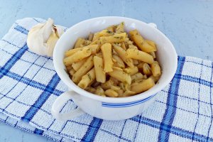 Salata de fasole verde cu usturoi