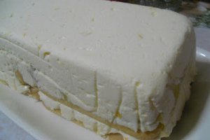 Tort cu jeleu de şampanie şi cremă de portocale