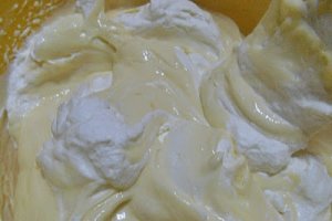 Tort cu jeleu de şampanie şi cremă de portocale