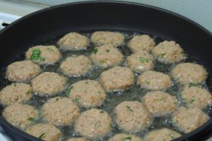 Chiftele cu carne macinata de porc si soia