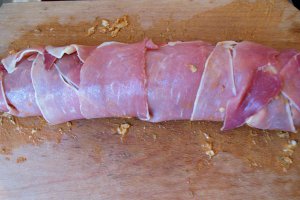 Muschiulet fraged de porc imbracat in bacon