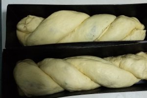 Cozonac cu nuca si mac