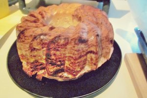GUGULUF DIN ALBUȘURI, CU CACAO, STAFIDE ȘI LĂMÂIE CONFIATĂ