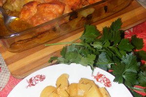 Sticky chicken - Cartofi cu rozmarin si piept de pui la cuptor