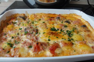 Gnocchi cu sunca, mozzarella si parmesan la cuptor