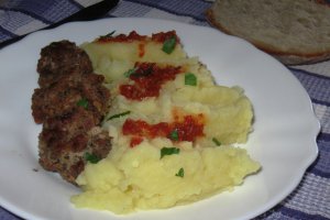 Piure cu chiftelute