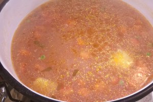 Ciorba cu oase de porc si legume