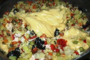 Salata de pui cu legume si maioneza