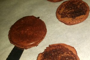 Macarons de ciocolată