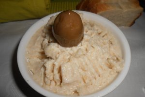 Aperitive, antreuri, mizilicuri, salate, racituri pentru masa de Craciun si Revelion