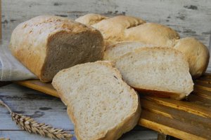 Paine de casa cu faina integrala de secara