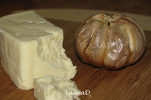 Pizza cu vinete, menta si telemea de bivolita