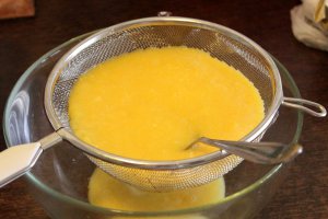 Panna cotta cu sampanie, jeleu de portocala si ciocolata
