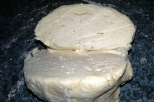 Placinta cu mozzarella si rosii