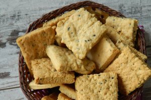 Biscuiti picanti cu negrilica