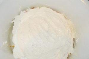 Tort cu piscoturi, fructe si frisca