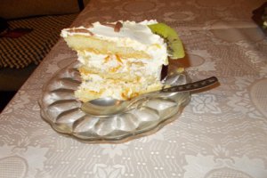Tort cu piscoturi, fructe si frisca