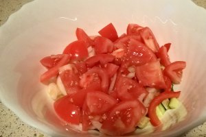 Salată de paste cu legume proaspete