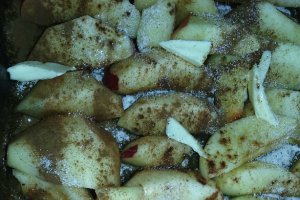 Prajitura cu mere caramelizate si crema cu mascarpone