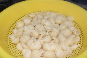 Paste cu sunca,legume si smantana