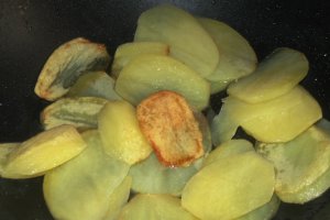 Musaca cu carne de porc si cartofi