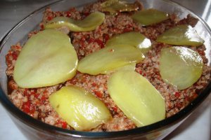 Musaca cu carne de porc si cartofi