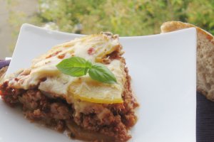 Musaca cu carne de porc si cartofi