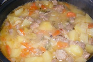 Mâncărică de cartofi cu carne de curcan