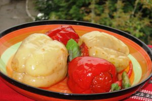 Ardei umpluţi la slow cooker Crock-Pot