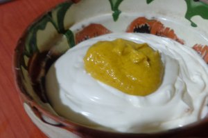 Salata de ciuperci cu sunca si castraveti murati