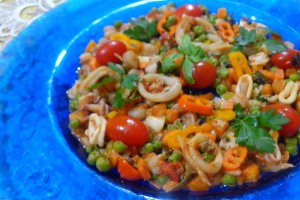 Fructe de mare cu mazare verde si busuioc