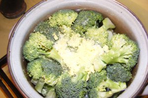 Salata de broccoli cu porumb