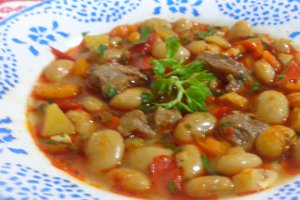 Babgulyas  cu carne de vitel