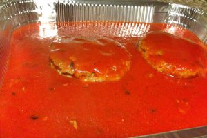 Carne pentru burger la cuptor in sos de rosii cu cascaval