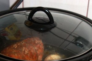 Rulada de porc la slow cooker Crock-Pot 4,7 L
