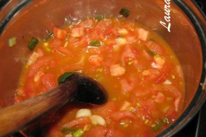 Creveti pe pat de legume