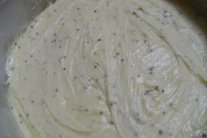 Tort cu cremă de portocale şi jeleu de vişine