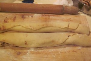 COZONAC CU NUCĂ, CACAO, CARAMEL ȘI NUCĂ DE COCOS