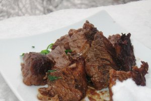 Friptura de vita in sos de vin rosu