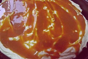 Tort cu ciocolată şi mousse de mascarpone cu lămâie
