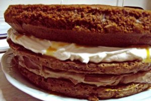 Tort cu ciocolată şi mousse de mascarpone cu lămâie