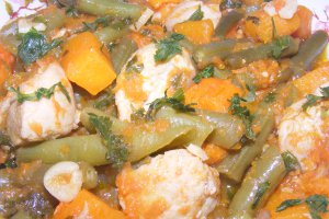 Mancarica din carne de curcan cu fasole verde pastai si dovleac placintar