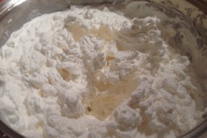 Tort de piscoturi cu ciocolata