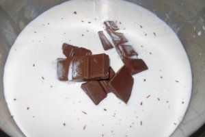Tort Eva (cu zmeura, portocala si ciocolata)