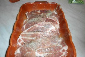 Ceafa de porc cu sos, la cuptor