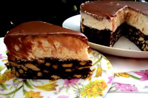 desert tort de biscuiti cu ciocolata