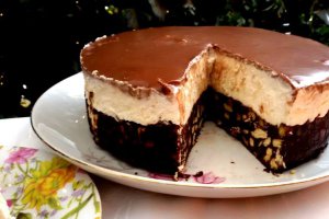 desert tort de biscuiti cu ciocolata