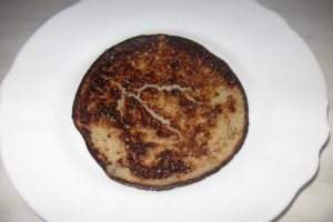 Clatite din banane (cu crema de branza si stafide)