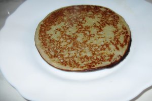 Clatite din banane (cu crema de branza si stafide)