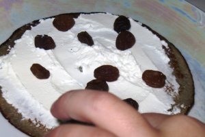 Clatite din banane (cu crema de branza si stafide)